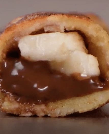 Nutella And Banana Roll-Ups