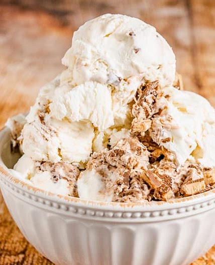 Nutella Swirl Toffee Crunch No Churn Ice Cream
