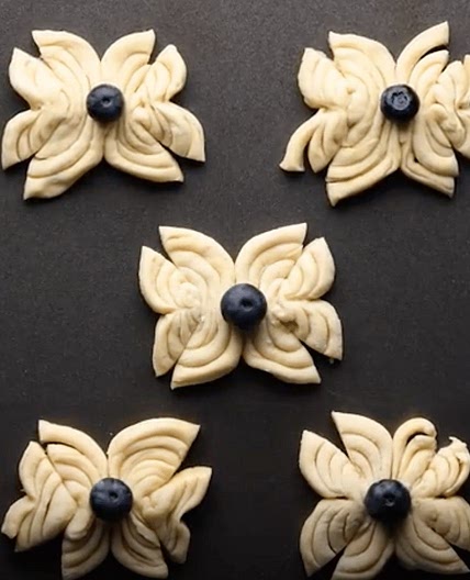 Daisy Puff Pastry