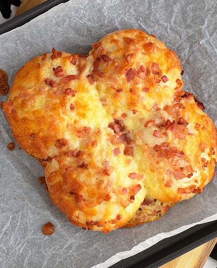 4 Ingredient Cheese and Bacon Rolls