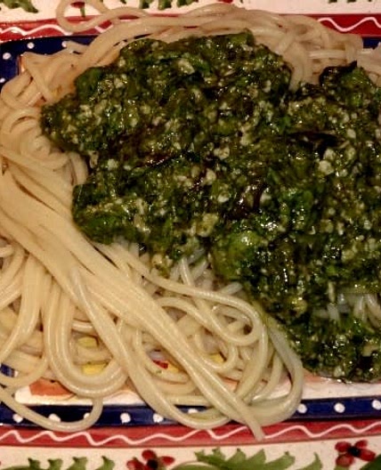 Salat: Schmackhaftes Pesto-Rezept mit dem vielseitigen Blattgemüse