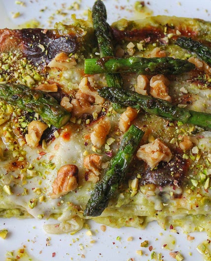 Asparagus lasagna with pistachios