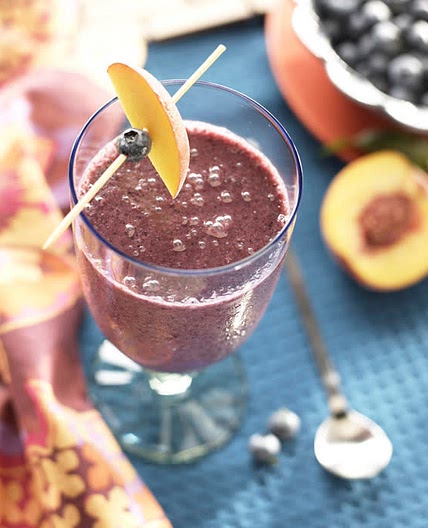 Blueberry Peach Smoothie with Almond Milk
