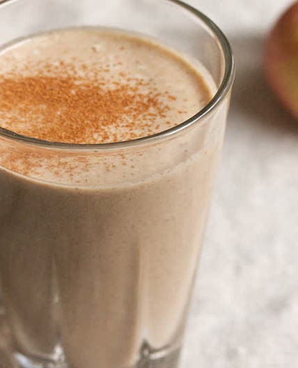 Almond & Apple Cinnamon Smoothie