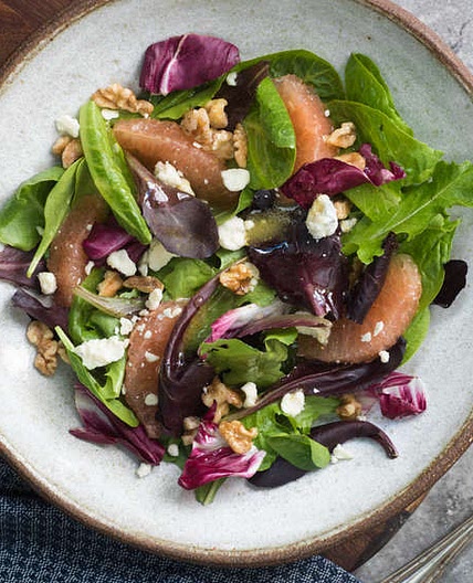 Grapefruit, walnut and blue cheese salad
