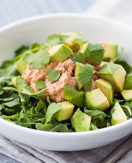 Asian-inspired tuna bowls with spicy mayo