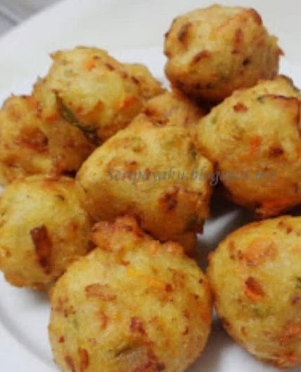 Cucur Ikan Bilis