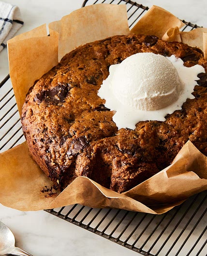 Slow-Cooker Chocolate Chip Cookie