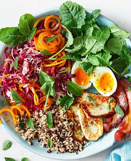 Bacon and haloumi breakfast salad