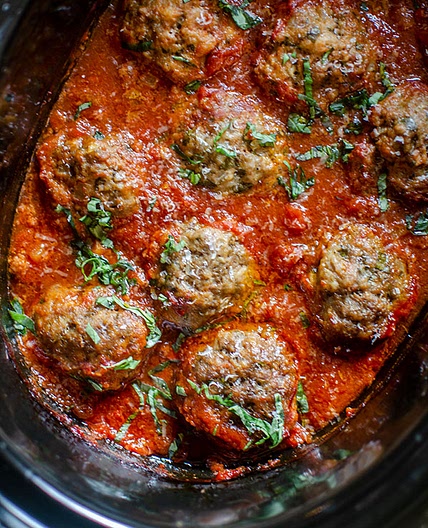 Slow Cooker Meatballs in Tomato Sauce