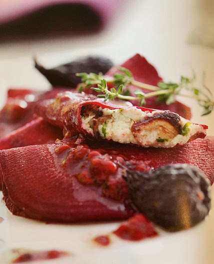 Raw vegan beet raviolis 