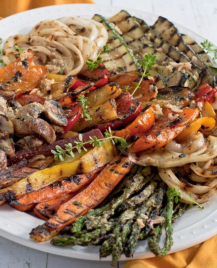 Grilled vegetable marinade with lemon, thyme and butter