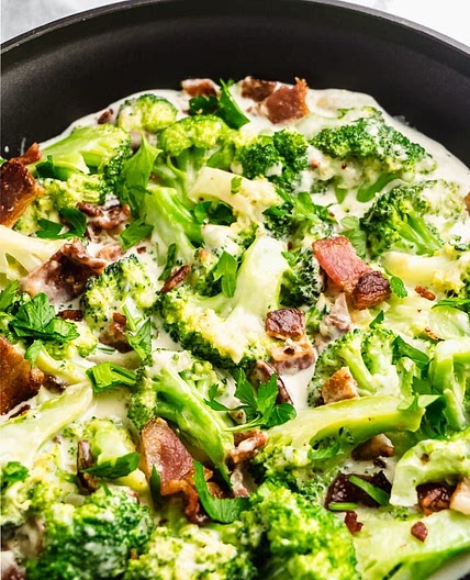 Creamy Garlic Keto Broccoli with Bacon