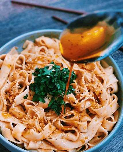 Spicy Garlic Peanut Noodles