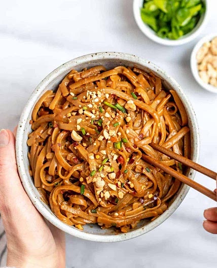 15 Minute Spicy Peanut Noodles