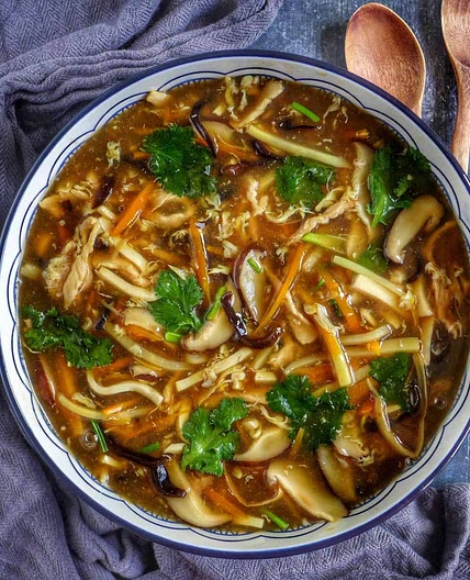 Hot and Sour Soup, the Authentic Way (酸辣汤)