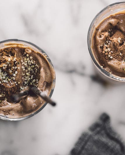 Fat burning vegan protein smoothie with almond butter