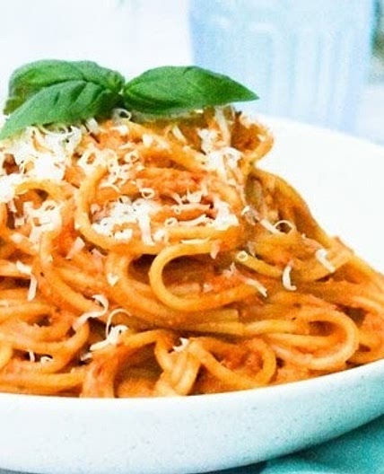 Quick Red Pepper and Olive Spaghetti Sauce