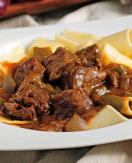 Slow Cookers Beef Paprikash