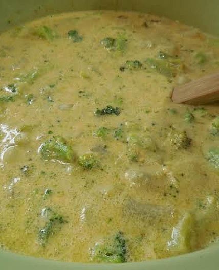 Crock Pot Cheesy Potato-Broccoli Soup