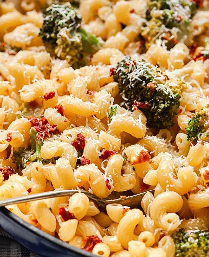 Broccoli and Sun-dried Tomato Pasta