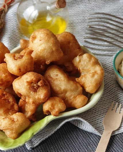 Buñuelos de coliflor en harina de garbanzos