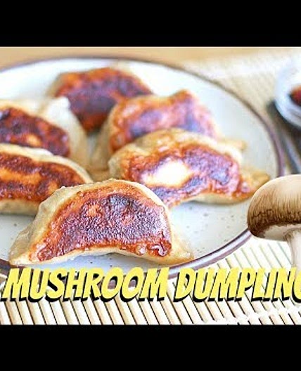 Shiitake Mushroom Dumplings / 素食蘑菇饺子