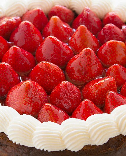 Rhubarb Strawberry Cheesecake