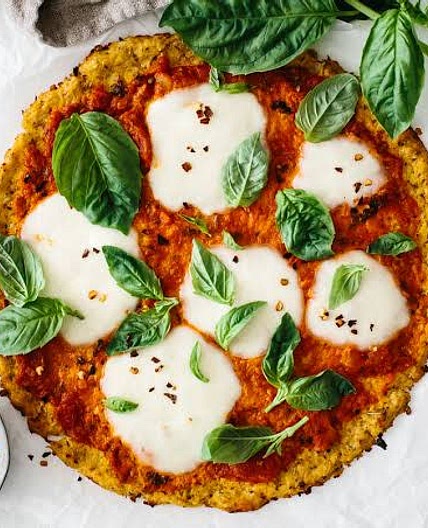 Cauliflower pizza crust (Pesto Chicken or Margherita)
