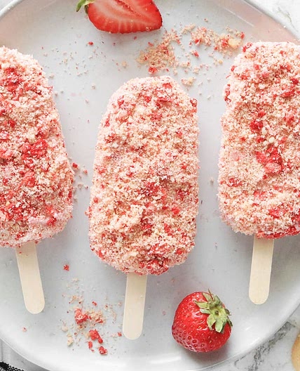 This Copycat Good Humor Strawberry Shortcake Bar Recipe Tastes Like Pure Nostalgia
