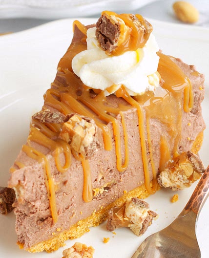 Gâteau au fromage à la Snickers (sans cuisson)