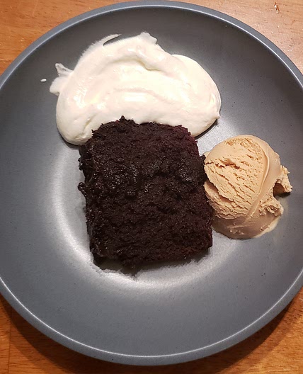 Amazing Slow Cooker Chocolate Cake