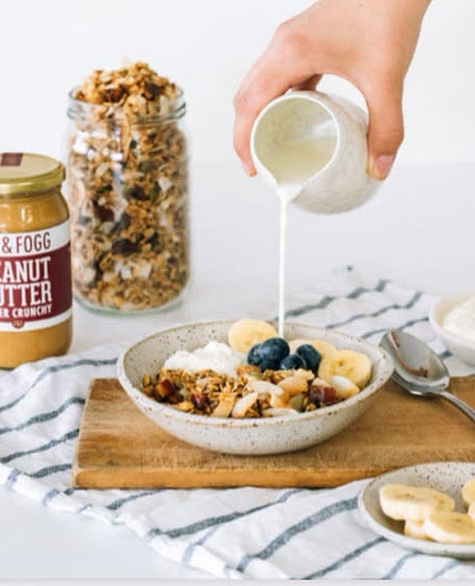 PEANUT BUTTER GRANOLA