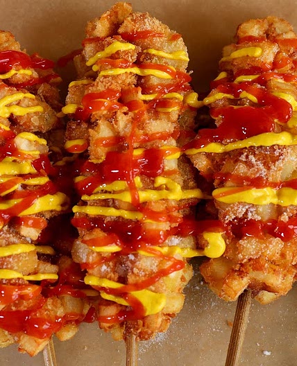 Korean-style french fries corn dog (Gamja-hotdog: 감자핫도그)
