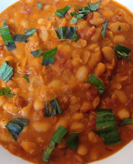 Quick White Beans with Tomatoes and Garlic