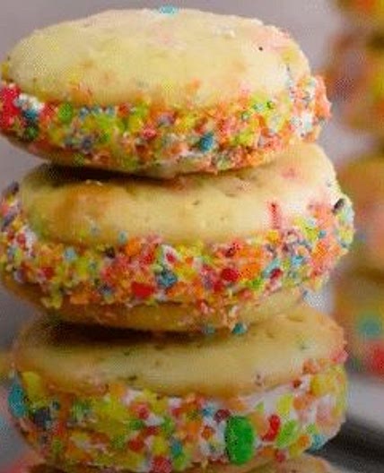 Fruity Pebble Whoopie Pies