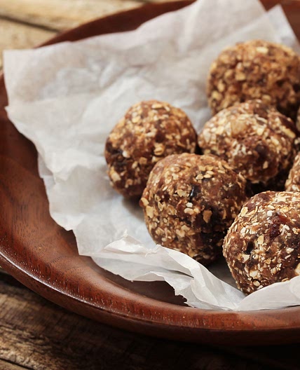 Peanut butter chocolate protein bites