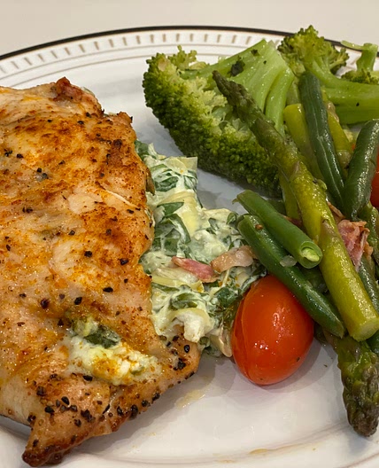 Spinach & Ar tichoke Stuffed Chicken Breast