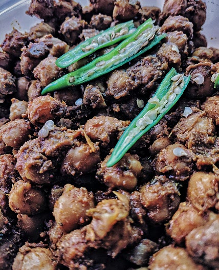 mom’s famous pindi chhole