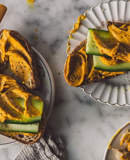 Turmeric kumara hummus