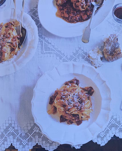 Tagliatelle al ragù di stinco d’agnello