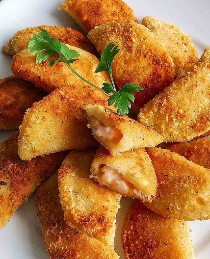 Portuguese Shrimp Turnovers ~ Rissóis de Camarão