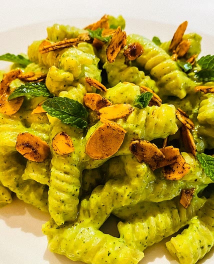 Zucchini pesto pasta