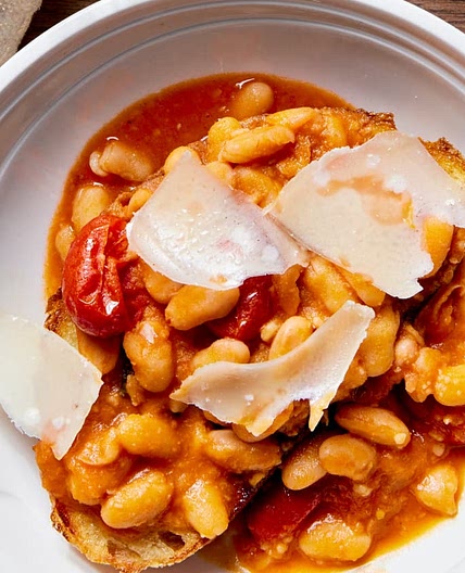 Brothy Tuscan White Beans with Garlic-Fried Bread