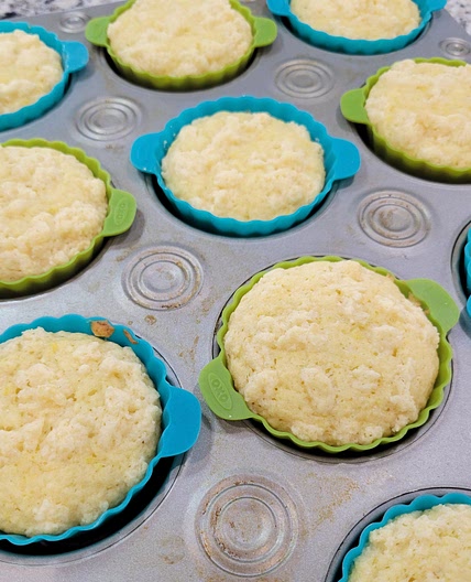 Skinny Lemon Muffins With Crumb Topping
