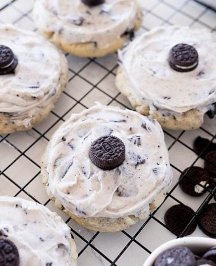 Crumbl Cookies and Cream Milkshake Cookies