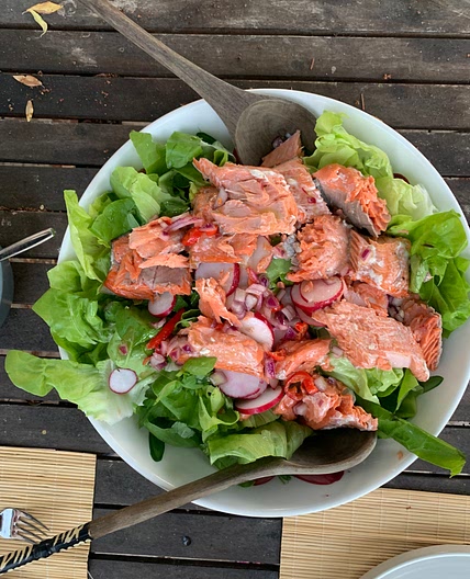 Grilled Salmon Salad With Lime, Chiles and Herbs