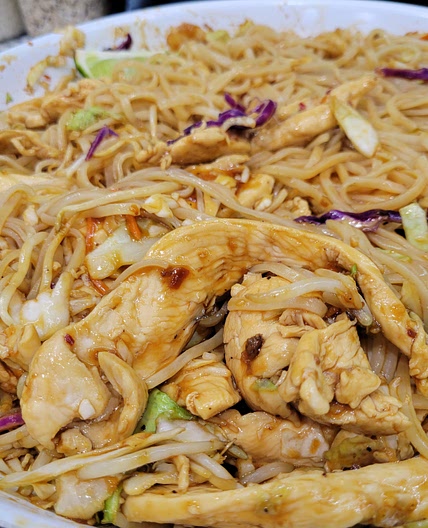 Skinny Thai Style Chicken and Rice Noodle Stir-Fry