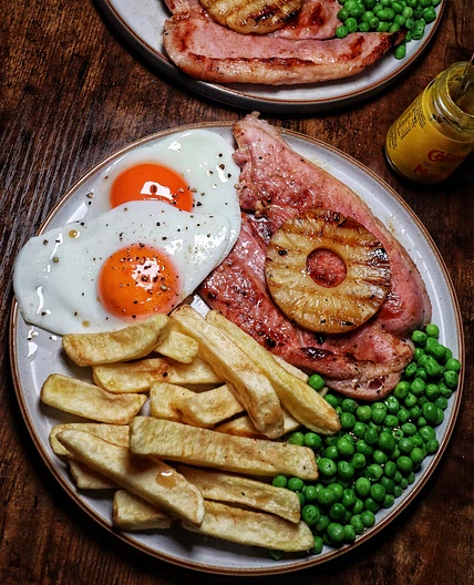 Gammon egg and Chips