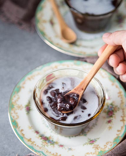 Chè Đậu Đen (Vietnamese Sweet Black Bean Soup)